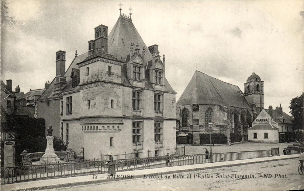 Amboise — Das Rathaus und die Kirche Saint-Florentin — ND Phot. - Vorderseite