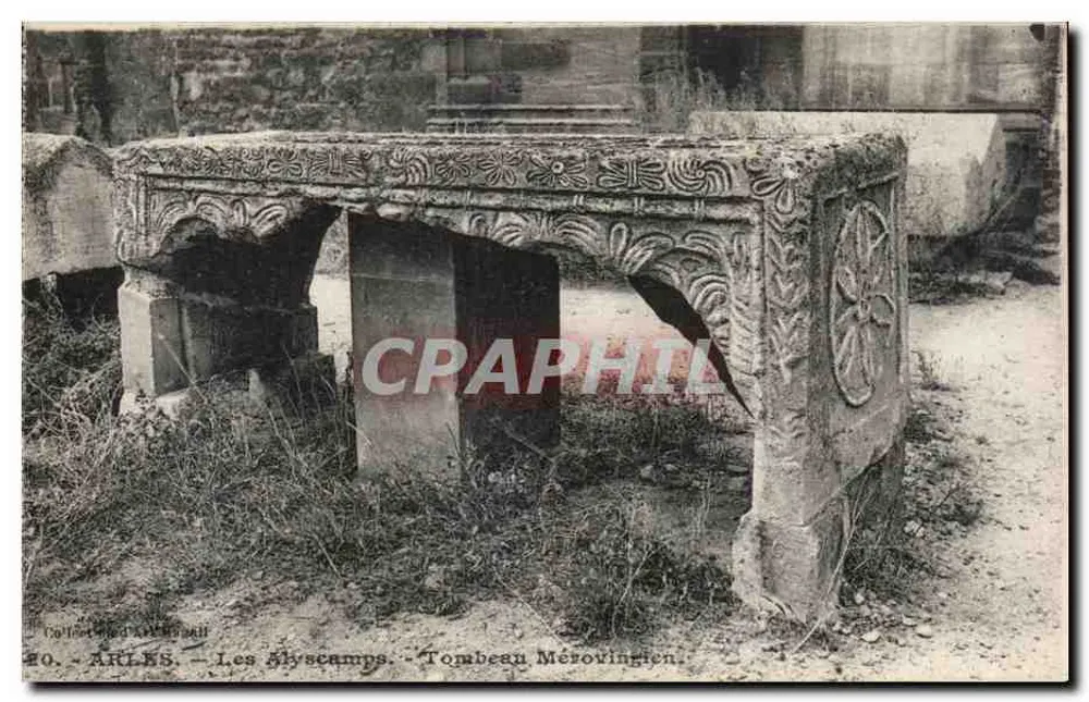 Arles — Les Alyscamps — Túmulo Mérovingio - Frente