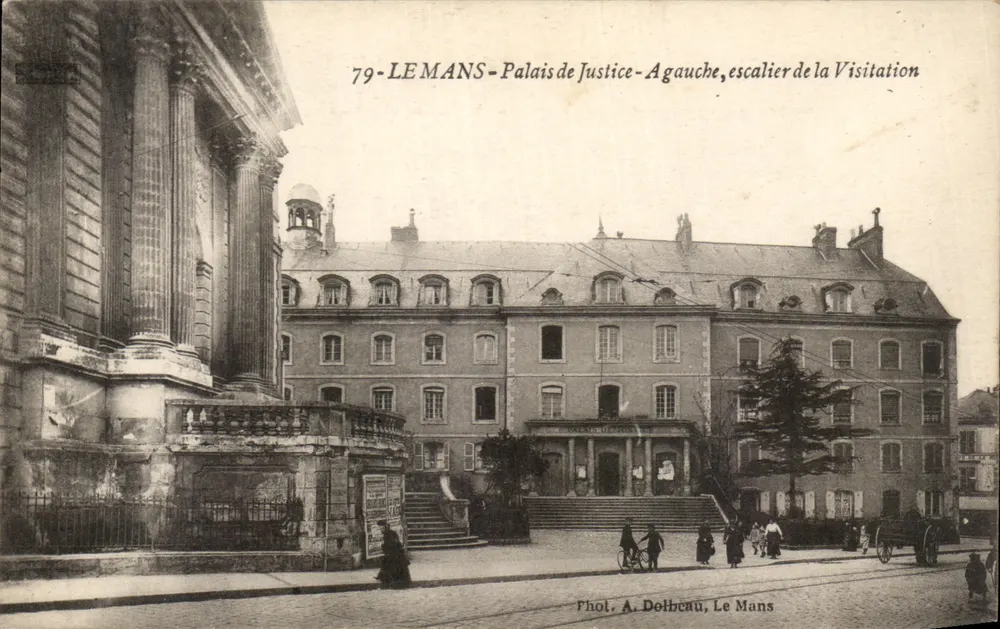 Le Mans - Palast der Gerechtigkeit - Agauche, Treppen der Visitation — Foto. A. Dolbeau, Le Mans - Vorderseite