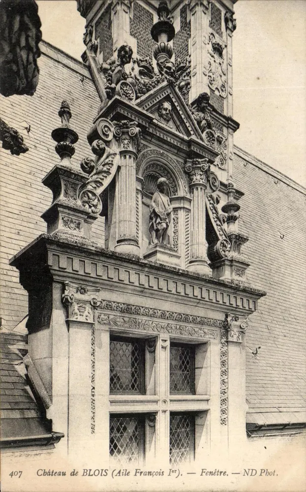 Schloss BLOIS (Flügel von François I.) — Fenster — ND Phot. - Vorderseite