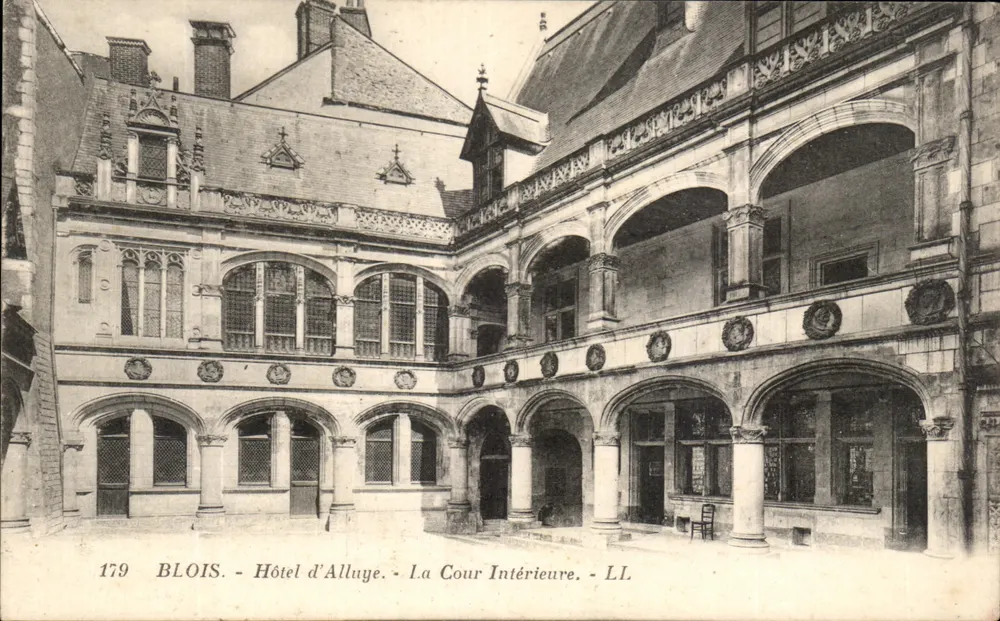 Blois - Hotel d'Alluye - Die Innenhof - LL - Vorderseite