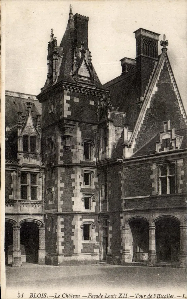 Blois — Das Schloss — Fassade von Louis XII — Turm der Treppe — Verlag Lévy Fils & Cie, Paris, Nr. 51 - Vorderseite