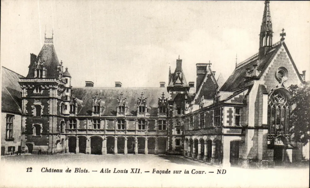 Schloss Blois — Flügel Louis XII — Fassade zum Innenhof — ND - Vorderseite