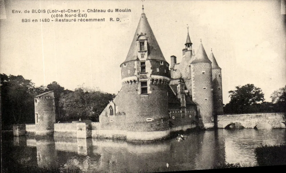 Castelo do Moulin — Env. de Blois (Loir-et-Cher) — R. D. - Frente