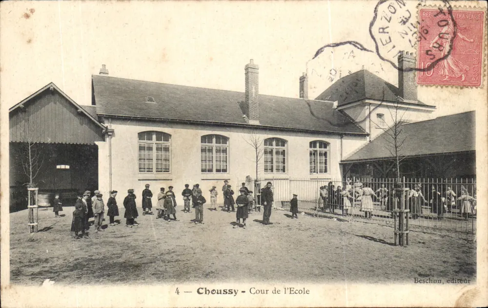 Choussy — Pátio da Escola — Beschon, editor - Frente