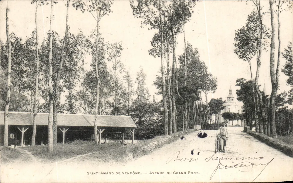 Saint-Amand-de-Vendôme — Avenue du Grand Pont — Phototypie A. Bregor, Paris - Vorderseite