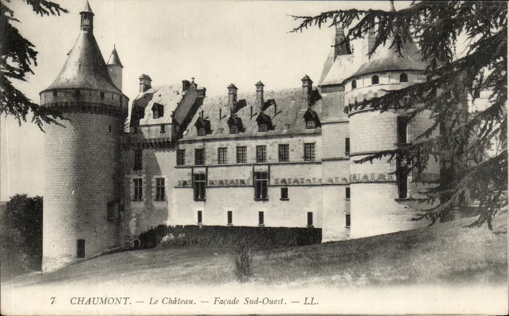 Chaumont — O Castelo — Fachada Sudoeste — LL. - Frente