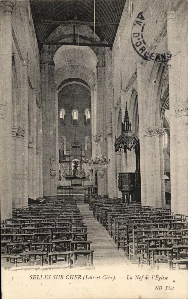 Selles-sur-Cher (Loir-et-Cher) — La Nef de l'Église — ND Phot - Recto