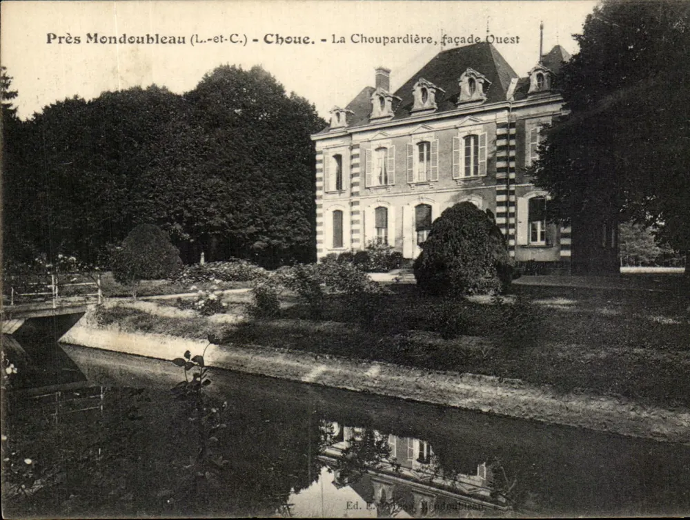Nahe Mondoubleau (L.-et-C.) — Choue — La Choupardière, Westfassade - Vorderseite
