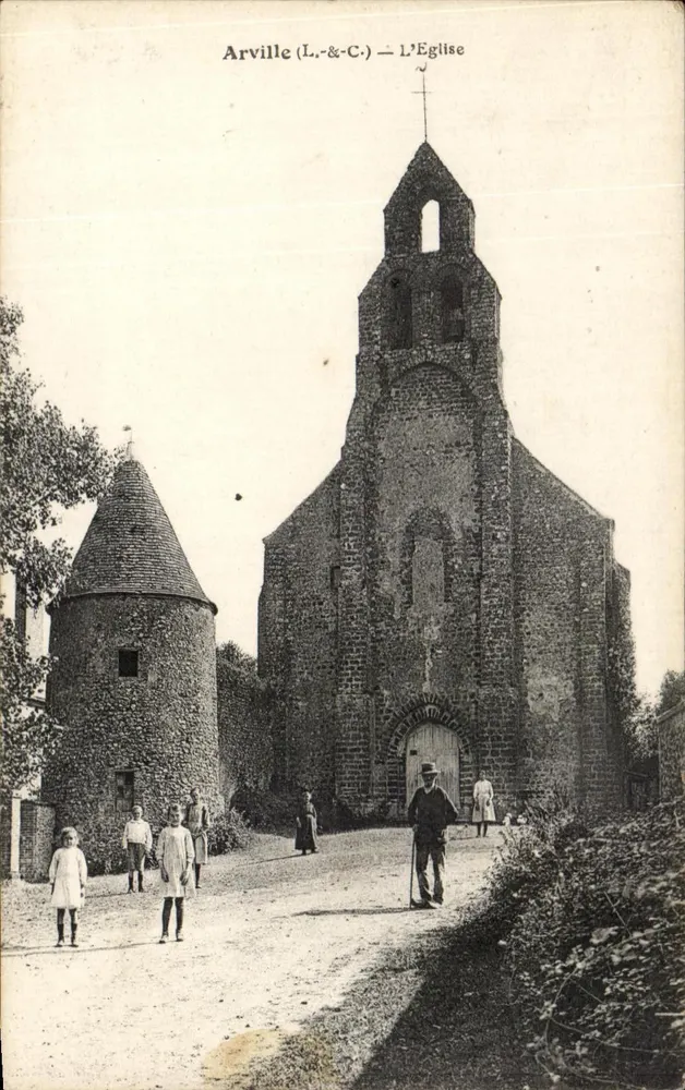 Arville (L.-&-C.) — Die Kirche - Vorderseite