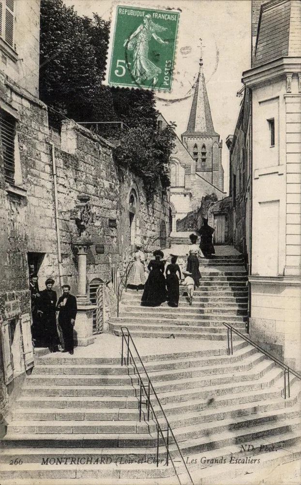 Montrichard (Loir-et-Cher) — Os Grandes Escaliers — ND. Fot. - Frente
