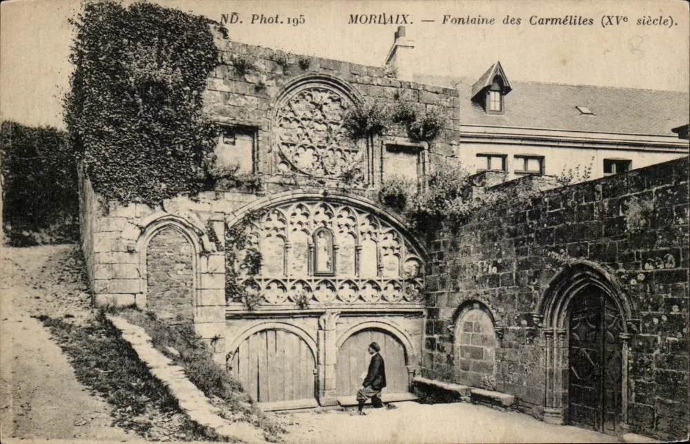 Moriaix — Fonte das Carmelitas (século XV) — ND. Fotografia 1905 - Frente