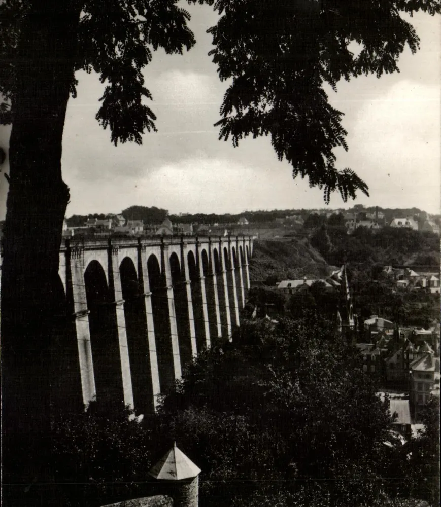 Morlaix (Finistère) — Ansicht des Viadukts und der umliegenden Landschaft — Kunstverlag 'VY' Paris, 15 Rue Marlet - Vorderseite