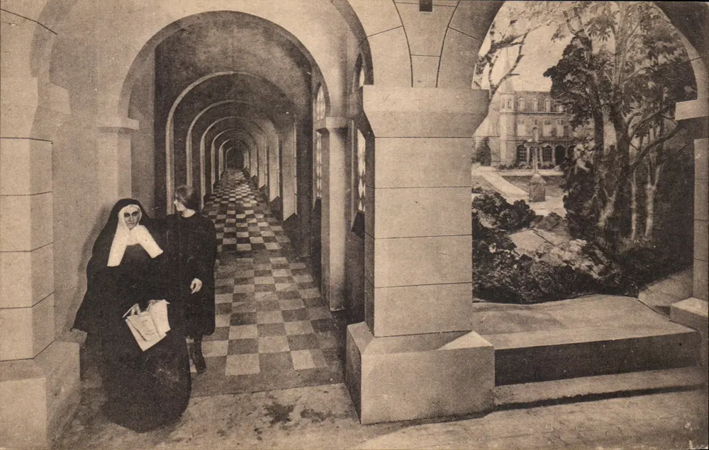 Bernadette (em religião Irmã Maria Bernard) — no convento Saint-Gildard em Nevers — C. Associação dos Artes Práticos Femininos, Strasbourg - Frente