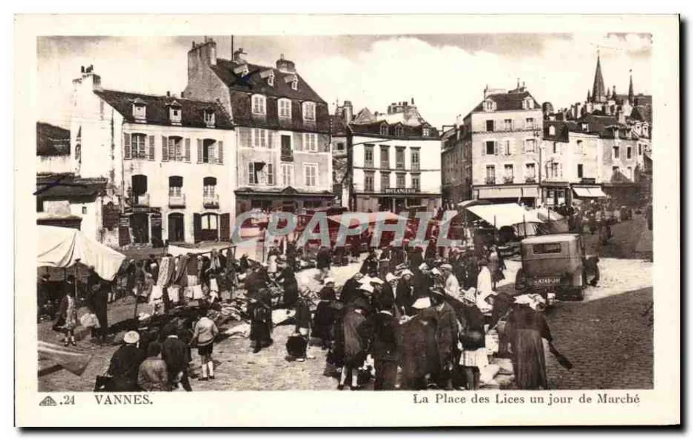 Vannes. Ansicht der Place des Lices an einem Markttag — Verlag C.A.P. — Nr. 24 - Vorderseite