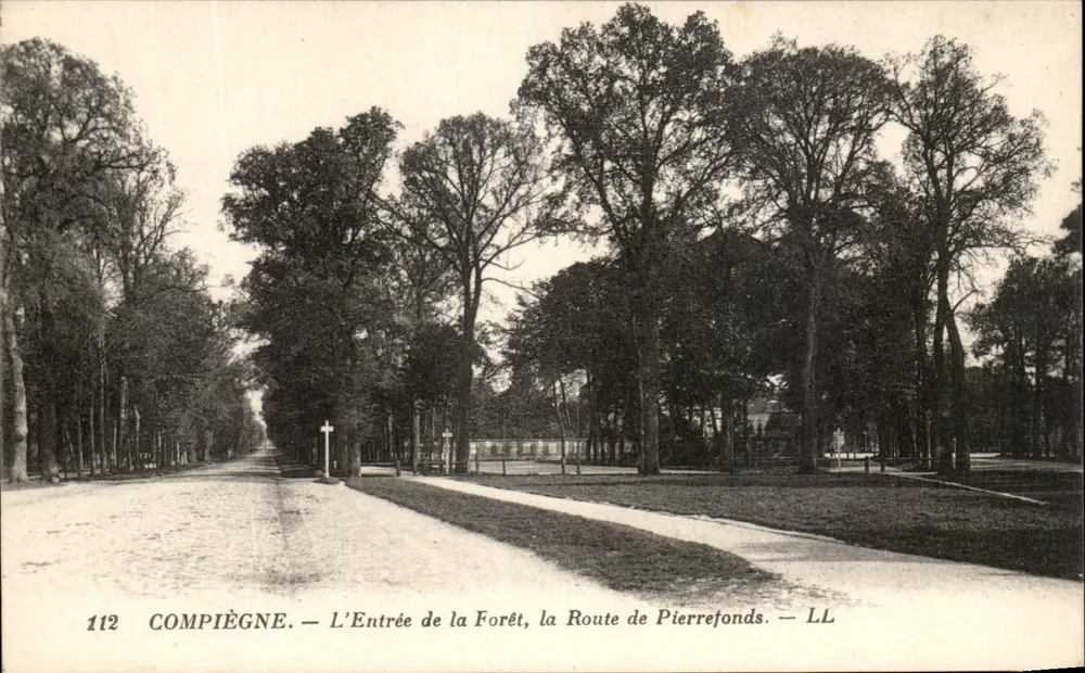 Compiègne — A entrada da Floresta, a Estrada de Pierrefonds — LL - Frente