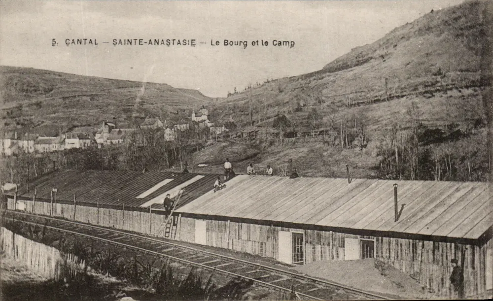 Sainte-Anastasie — Das Dorf und der Lagerplatz — Verlag G. Borcupal, Paris - Vorderseite