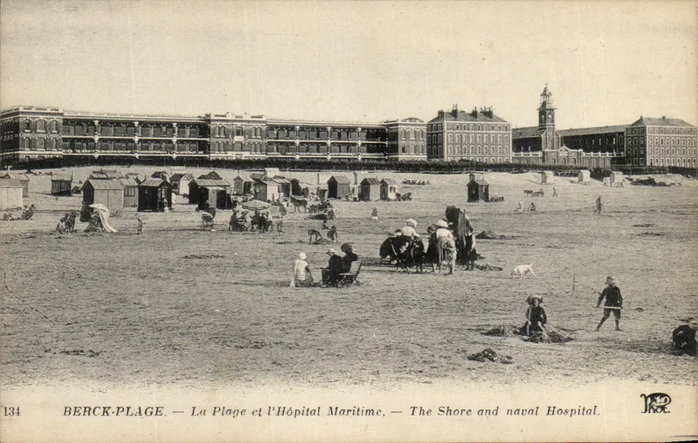 Berck-Plage — Die Strandpromenade und das Marinekrankenhaus — Der Strand und das Marinekrankenhaus - Vorderseite