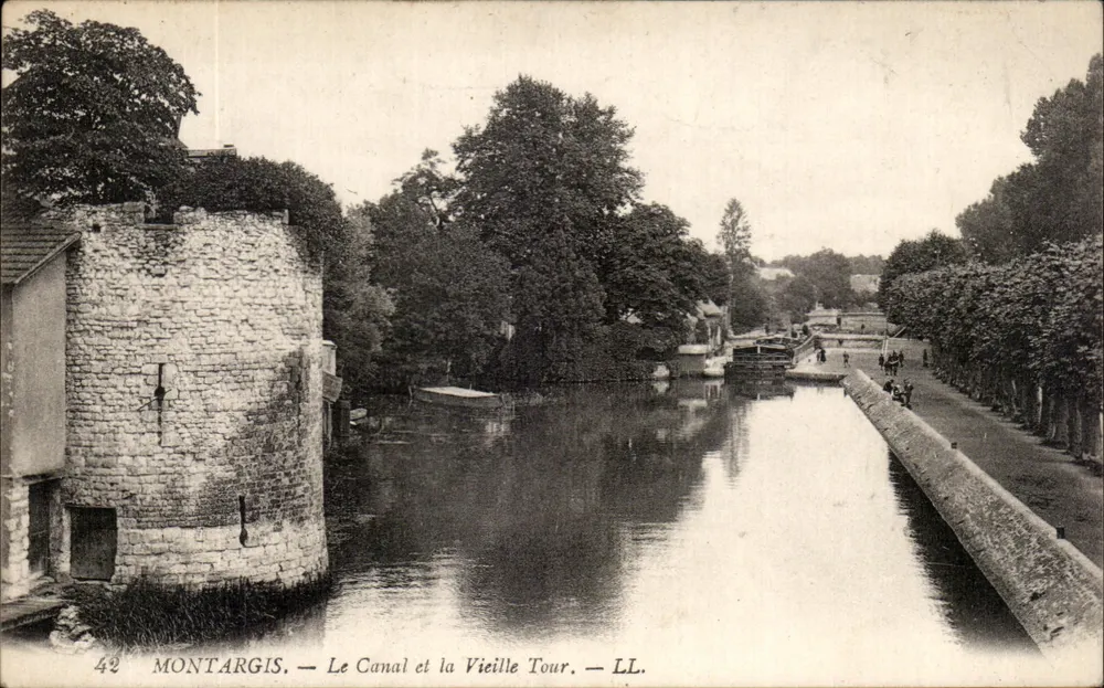 Montargis — Der Kanal und die Alte Turm — LL. - Vorderseite