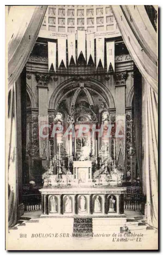 Boulogne-sur-Mer — Innenansicht der Kathedrale, der Altar — LL - Vorderseite