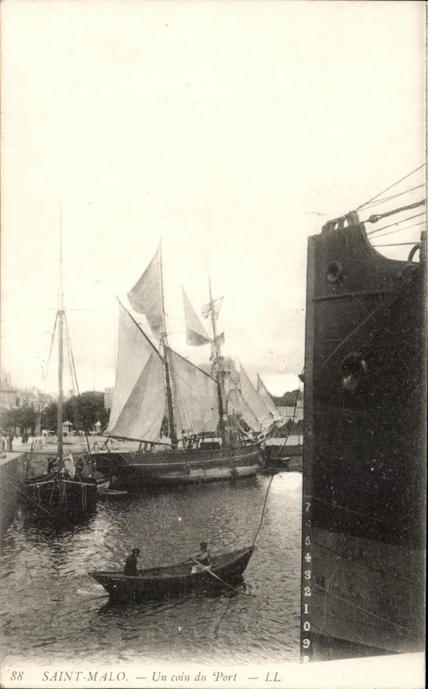 Saint-Malo — Ein Eck des Hafens — LL - Vorderseite