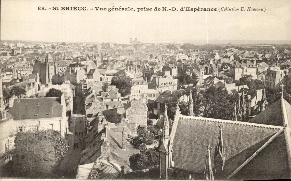 St BRIEUC - Visão geral, tirada da N.-D. d'Espérance — Coleção E. Hamonic - Frente