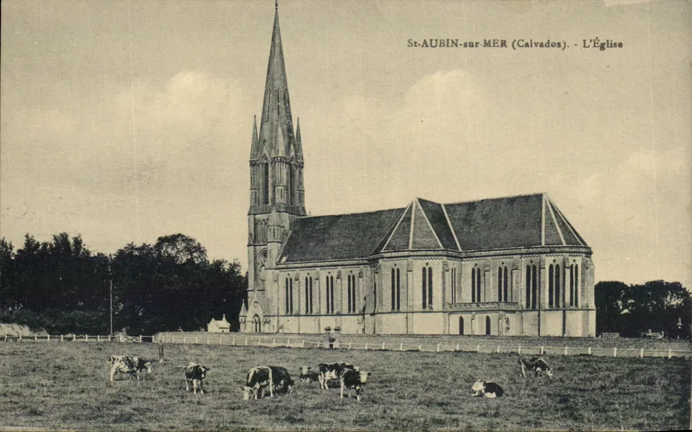 St-AUBIN-sur-MER (Calvados) - A Igreja - Frente