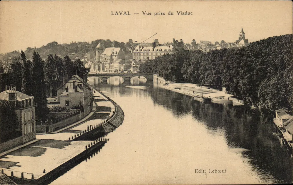 Laval — Vista tirada do Viaduto — Edit. Lebœuf - Frente