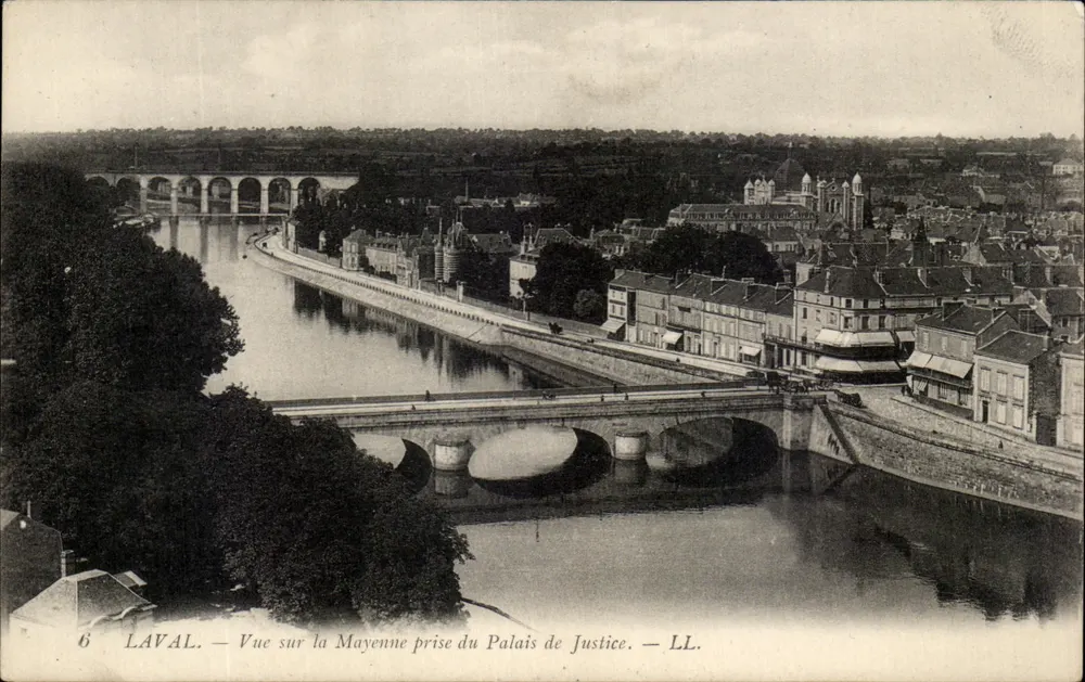Laval — Blick auf die Mayenne vom Palast der Gerechtigkeit — LL. - Vorderseite