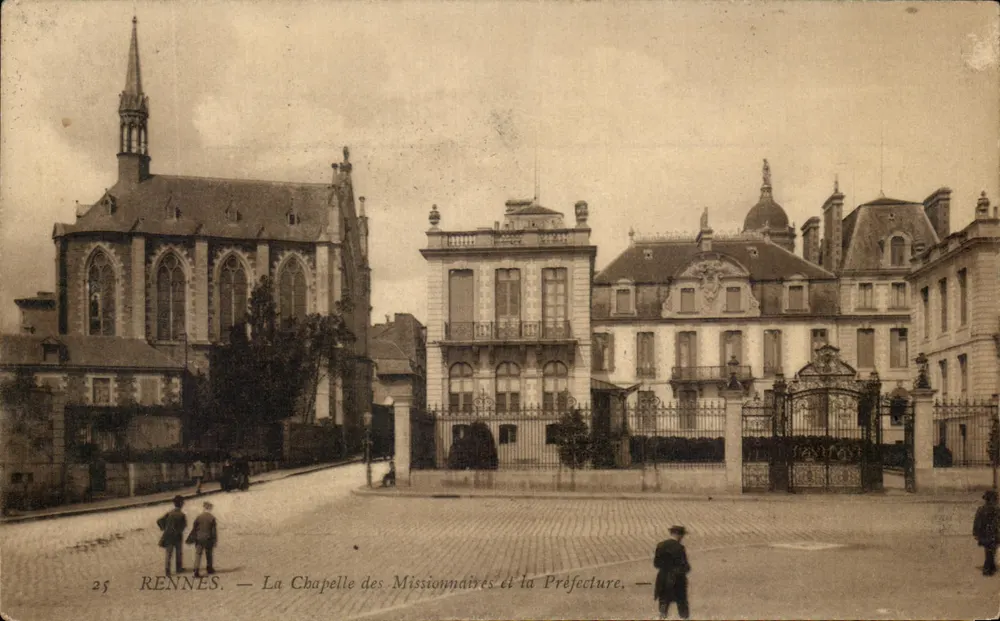 Rennes — Die Kapelle der Missionare und das Präfekturgebäude - Vorderseite