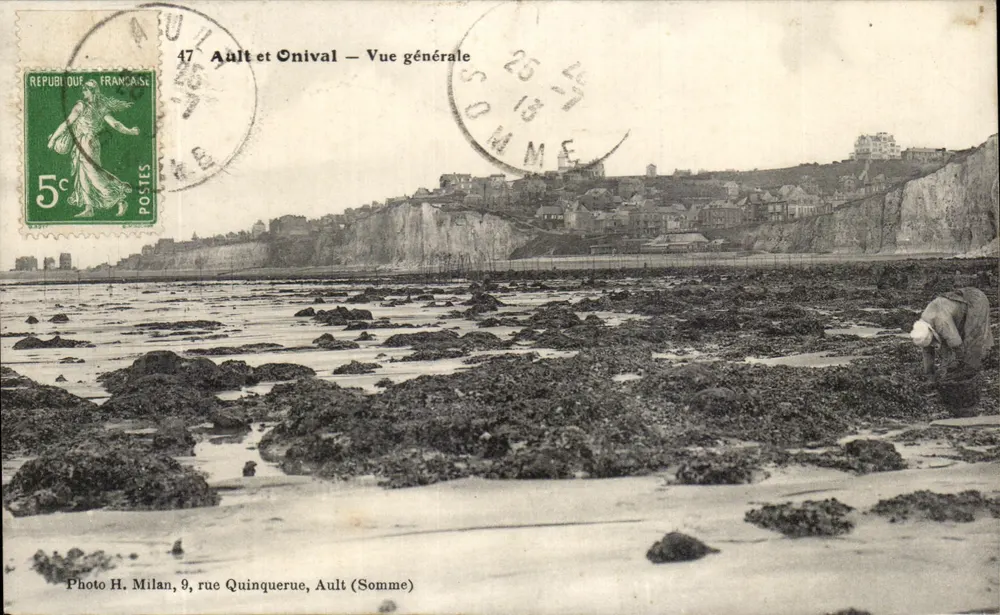 Ault e Onival — Vista geral — Foto H. Milan, 9 rue Quinquerue, Ault (Somme) - Frente
