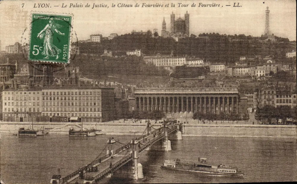 LYON — Das Palast der Gerechtigkeit, der Fourvière-Hügel und die Fourvière-Turm — LL. - Vorderseite