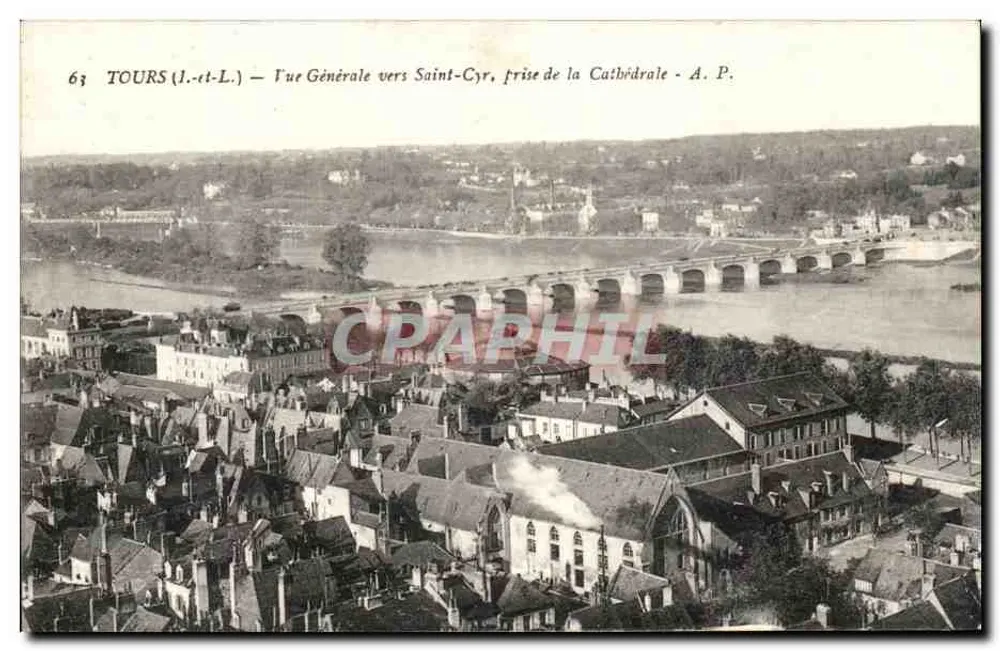 Tours (Loire-et-Cher) — Allgemeiner Blick Richtung Saint-Cyr, Fassade der Kathedrale — A.P. - Vorderseite