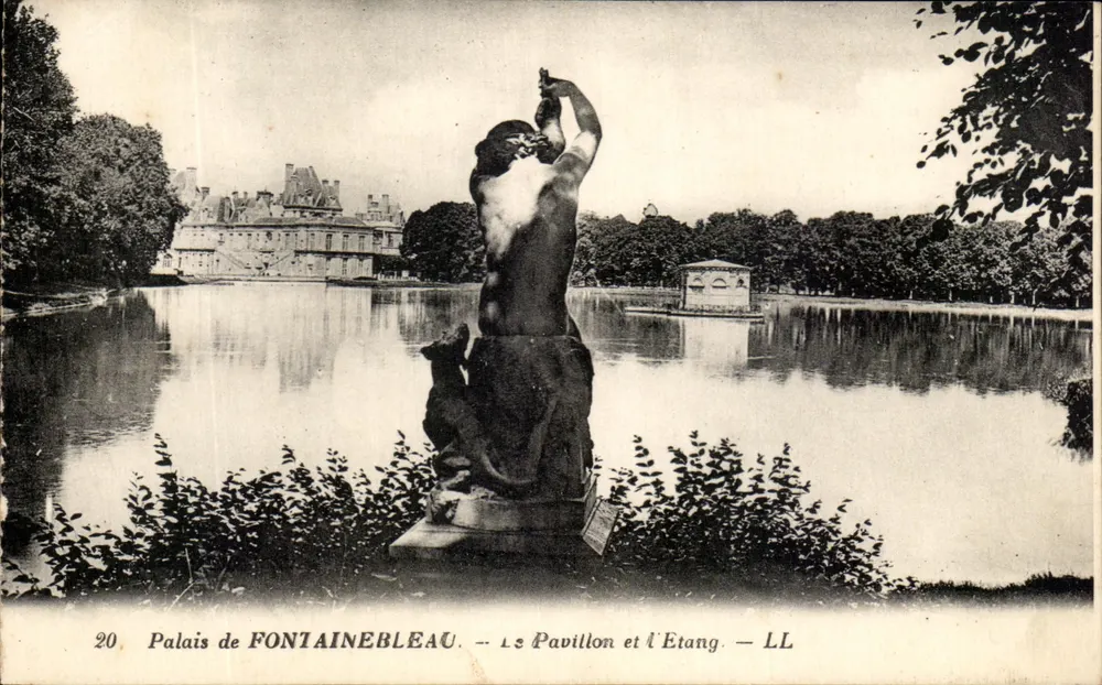 Schloss FONTAINEBLEAU — Der Pavillon und der Teich — LL - Vorderseite