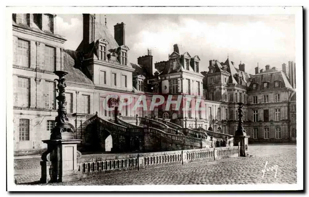 Fontainebleau — Das Schloss. Die Eisenpferdestiege — Die Atelier d'Art 'WON', Paris - Vorderseite