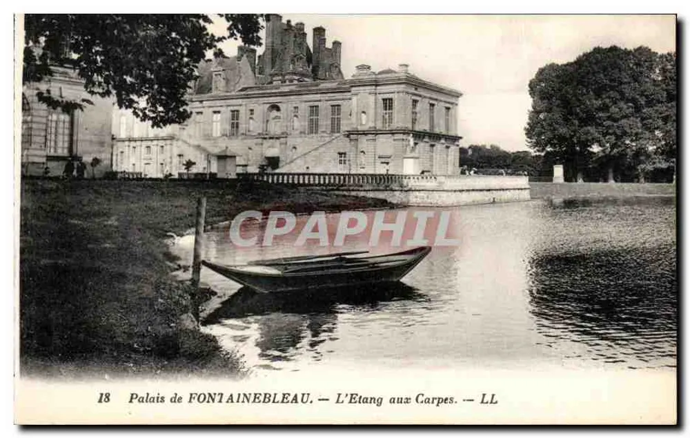 Palast von FONTAINEBLEAU — Der Karpfenweiher — LL - Vorderseite