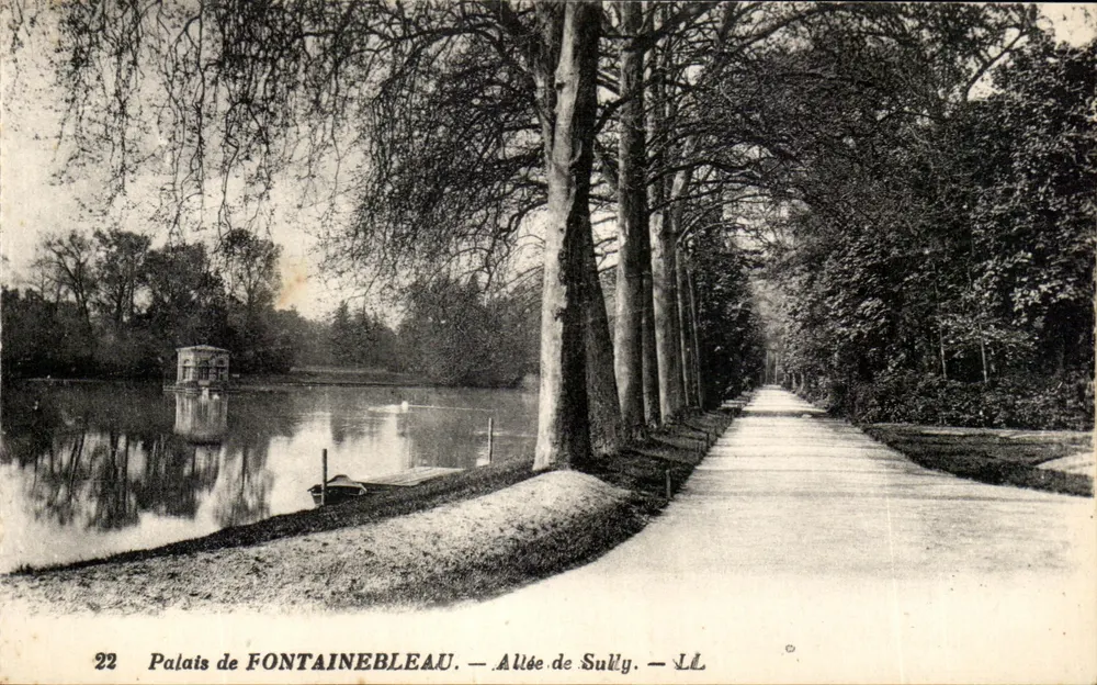 Palácio de FONTAINEBLEAU — Avenida de Sully — LL - Frente