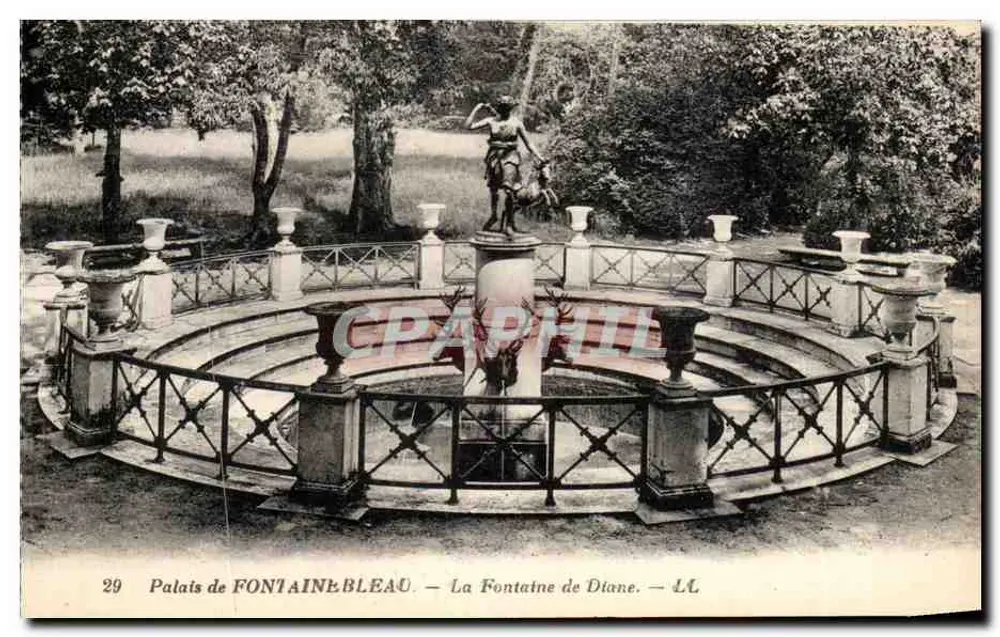 Schloss FONTAINEBLEAU — Die Fontaine de Diane — LL - Vorderseite