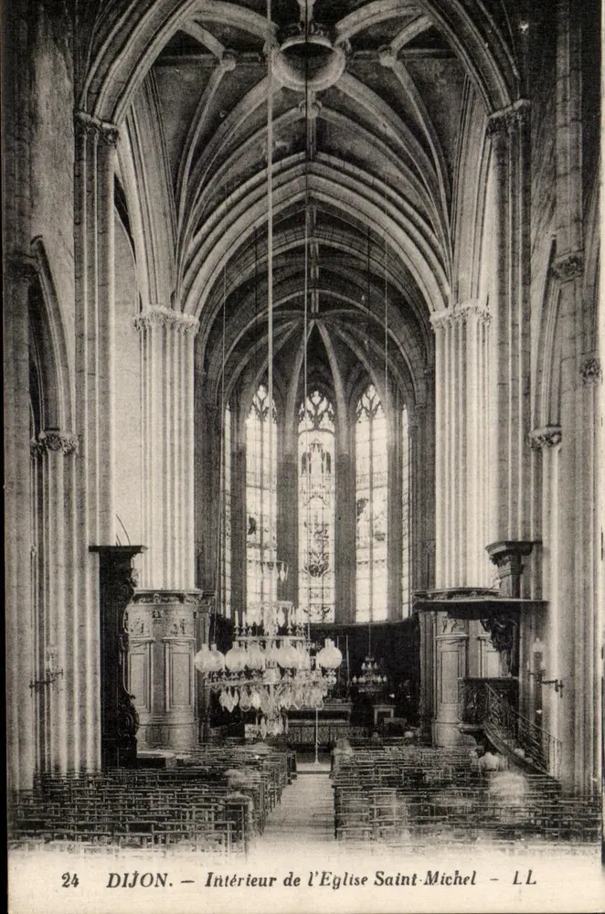 Dijon — Interior da Igreja de São Miguel — LL - Frente