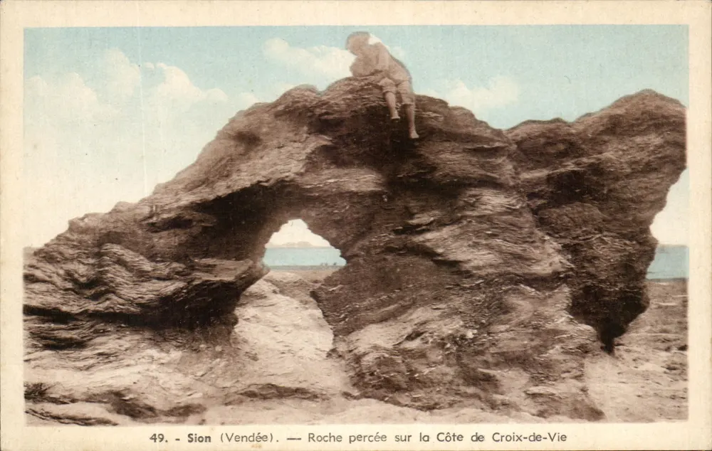Sion (Vendée) — Durchbrochener Felsen an der Küste von Croix-de-Vie — Verlag: Les Éditions Nozaïs, Nantes - Vorderseite