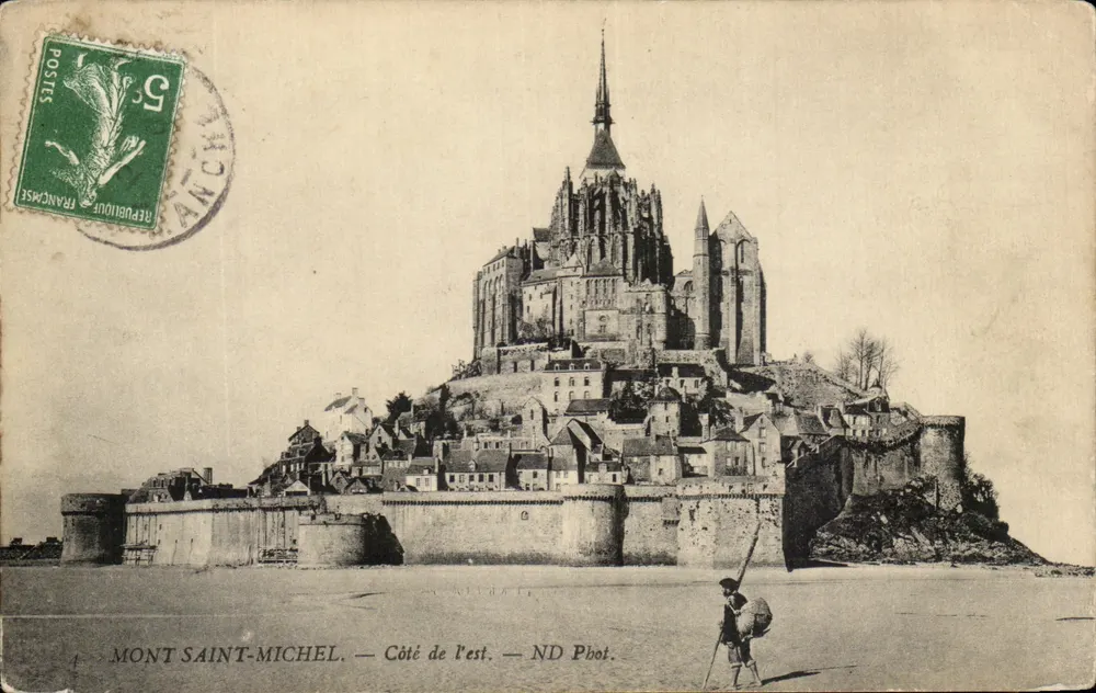 Monte Saint-Michel — Lado leste — ND Fot. - Frente