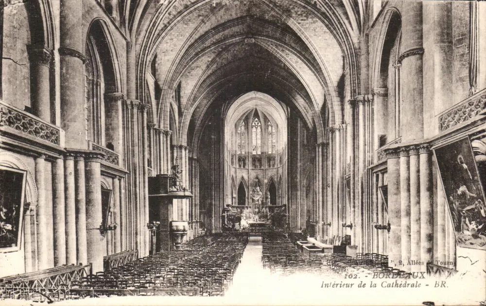 Interior da Catedral — Bordeaux — BR. — Série 102 - Frente
