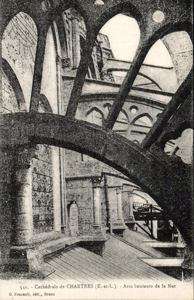 Catedral de CHARTRES (E.-et-L.) — Arcos de contraforte da Nef — G. Foucault, editor, Dreux - Frente