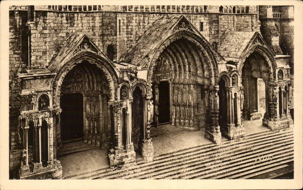 Chartres (Eure-et-Loir) — O Portal Norte — Les Éditions d'Art VVC, Paris - Frente