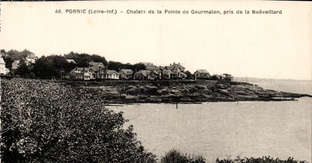 Pornic (Loire-Inf.) — Chalets der Pointe de Gourmalon, gesehen von der Noëveillard - Vorderseite