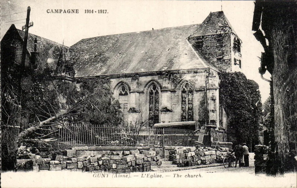 GUNY (Aisne) — A Igreja — A church. — Editor: Jhot. - Frente