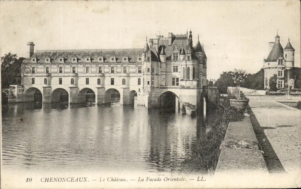 Chenonceaux — O Castelo — A Facha Oriental — LL. - Frente