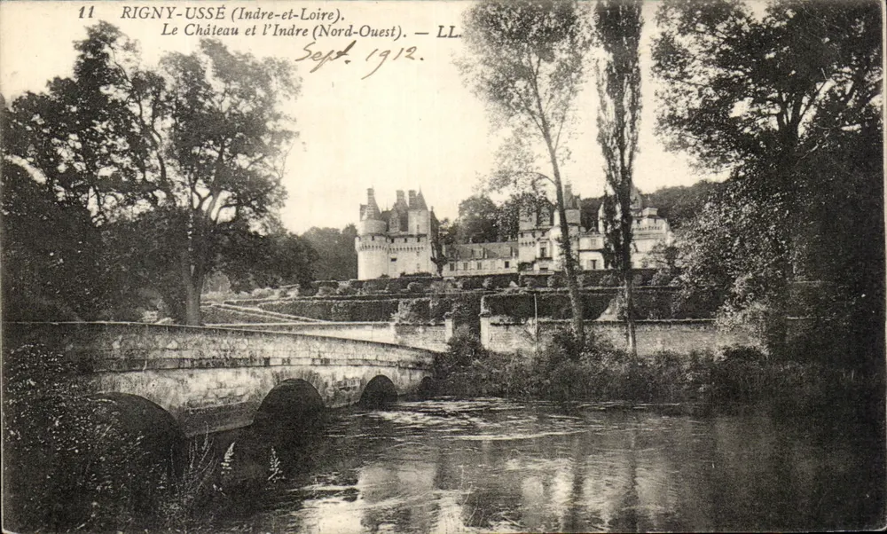 Rigny-Usse (Indre-et-Loire) — O Castelo e o rio Indre (Nordeste) — LL - Frente
