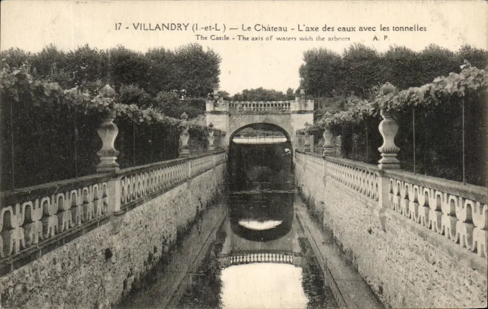 Villandry (Indre-et-Loire) — Das Schloss - Die Wasserachse mit den Bögen — A.P. - Vorderseite
