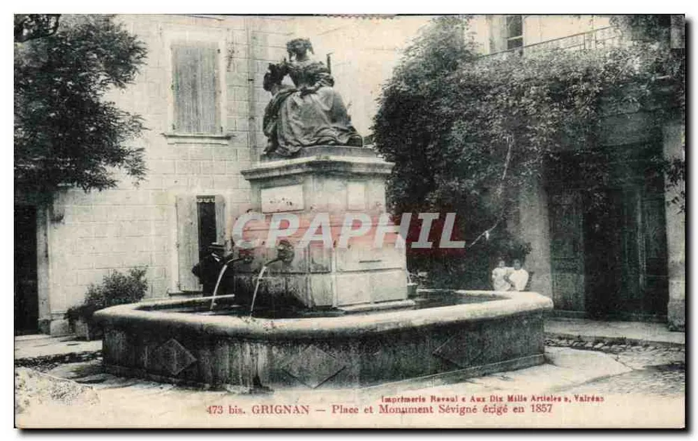 Grignan — Platz und Sévigné-Denkmal errichtet 1857 — Druckerei Ravaud & Aux Dix Mille Articles, Valréas - Vorderseite